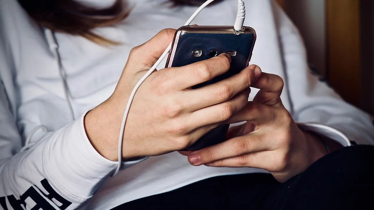 Get Your Hands on Free Mobile Phones for Low Income UK - Claim Yours Today!