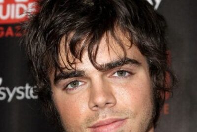 How much is Reid Ewing's net worth? Discover the astonishing answer here!.