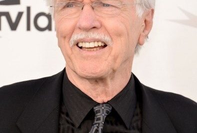 How much is Tom Skerritt worth? Unveiling the net worth of this renowned actor.