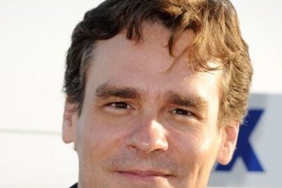 How much is Robert Sean Leonard's net worth? Discover the intriguing figures that will surprise you!.